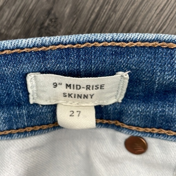Sz27 Madewell 9” Mid-Rise Skinny and Distressed in a Medium Light Wash GUC - Picture 11 of 14
